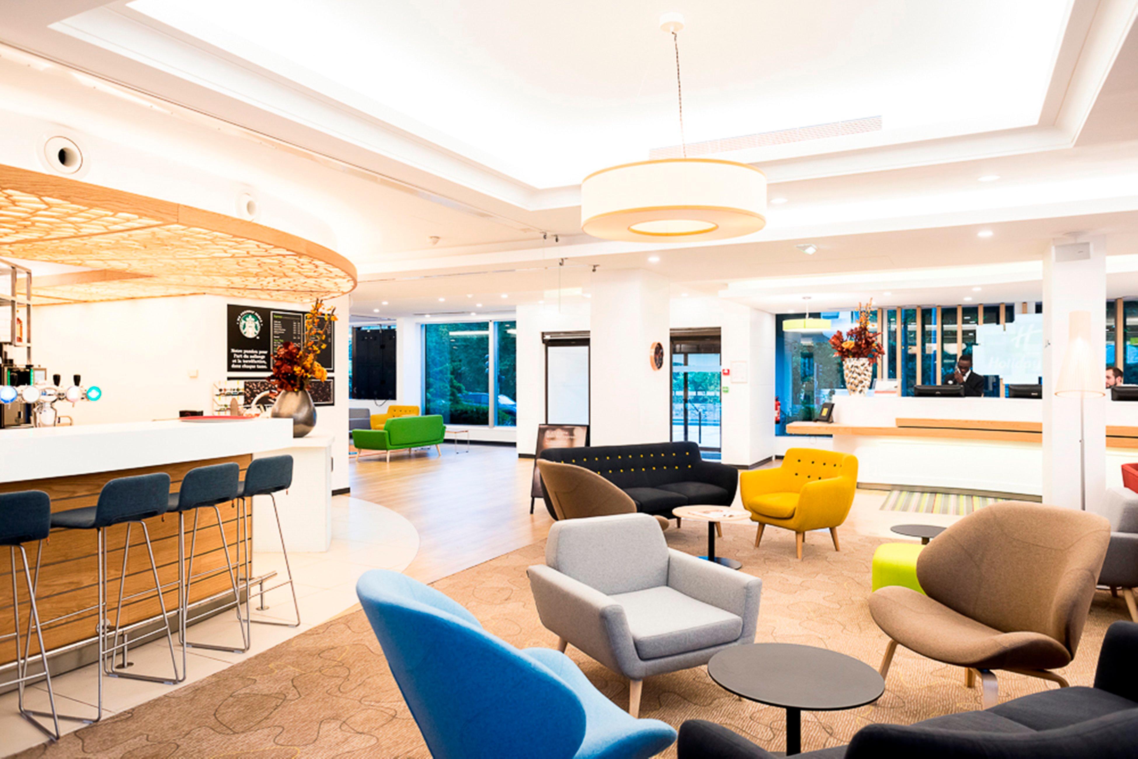 Hotel Doubletree By Hilton Paris Bougival Exterior foto