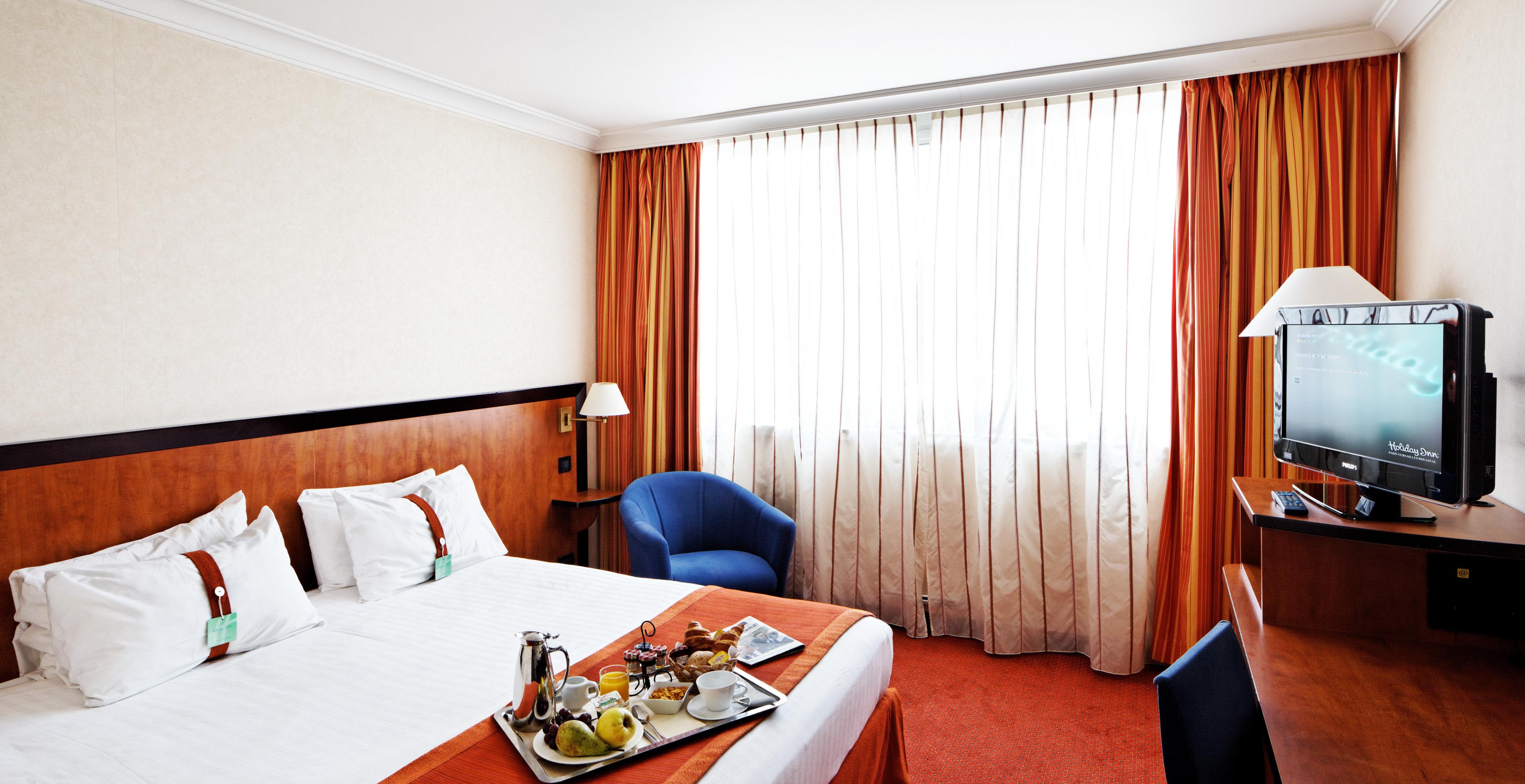 Hotel Doubletree By Hilton Paris Bougival Exterior foto