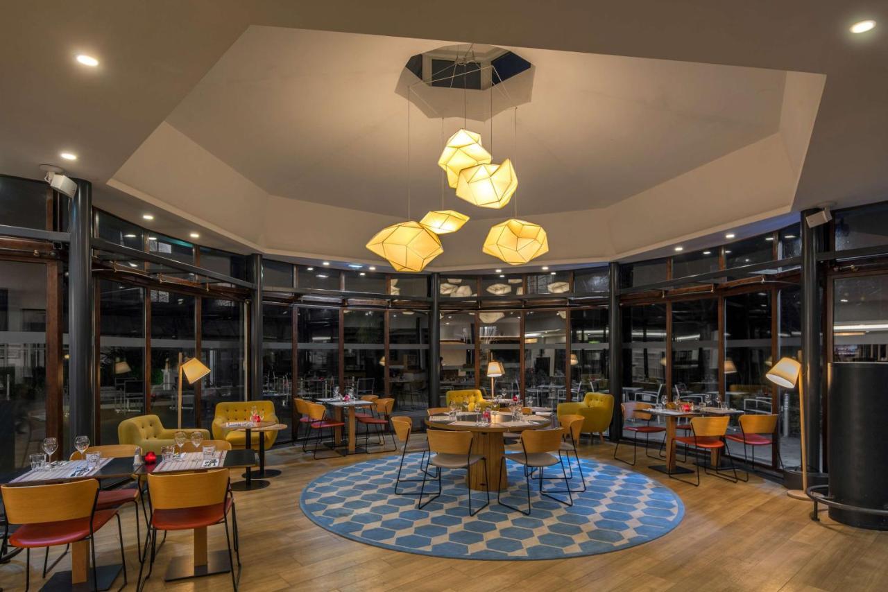 Hotel Doubletree By Hilton Paris Bougival Exterior foto
