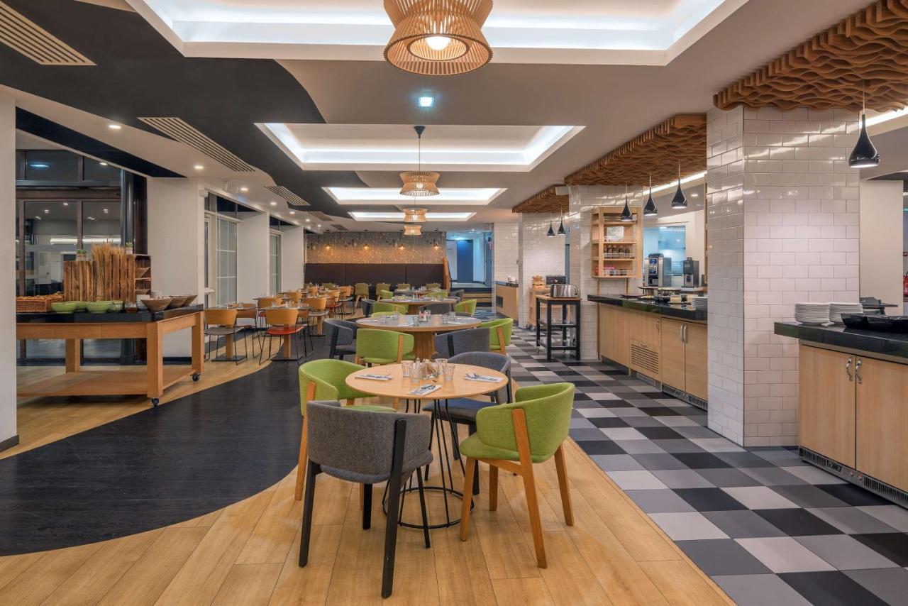Hotel Doubletree By Hilton Paris Bougival Exterior foto