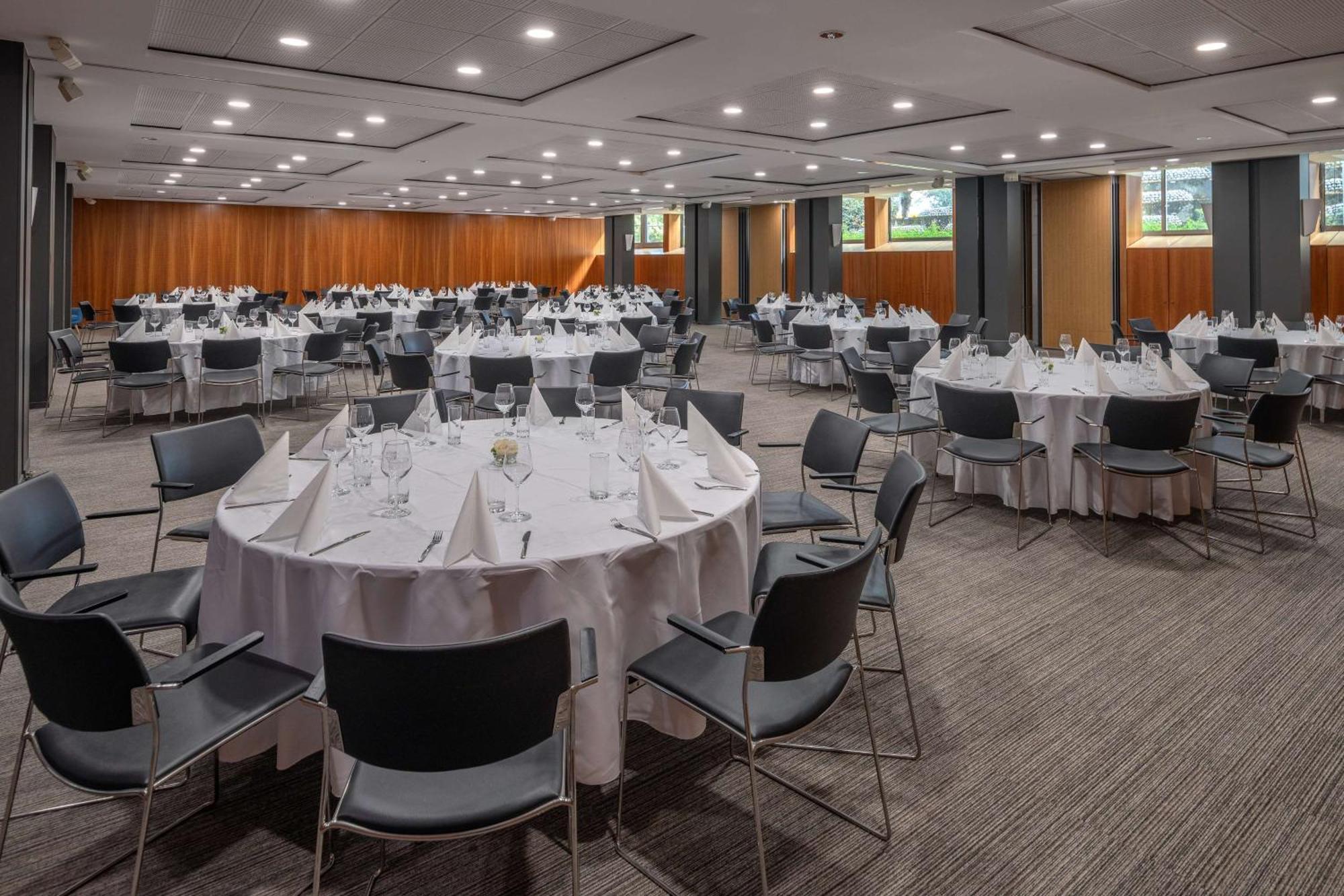 Hotel Doubletree By Hilton Paris Bougival Exterior foto