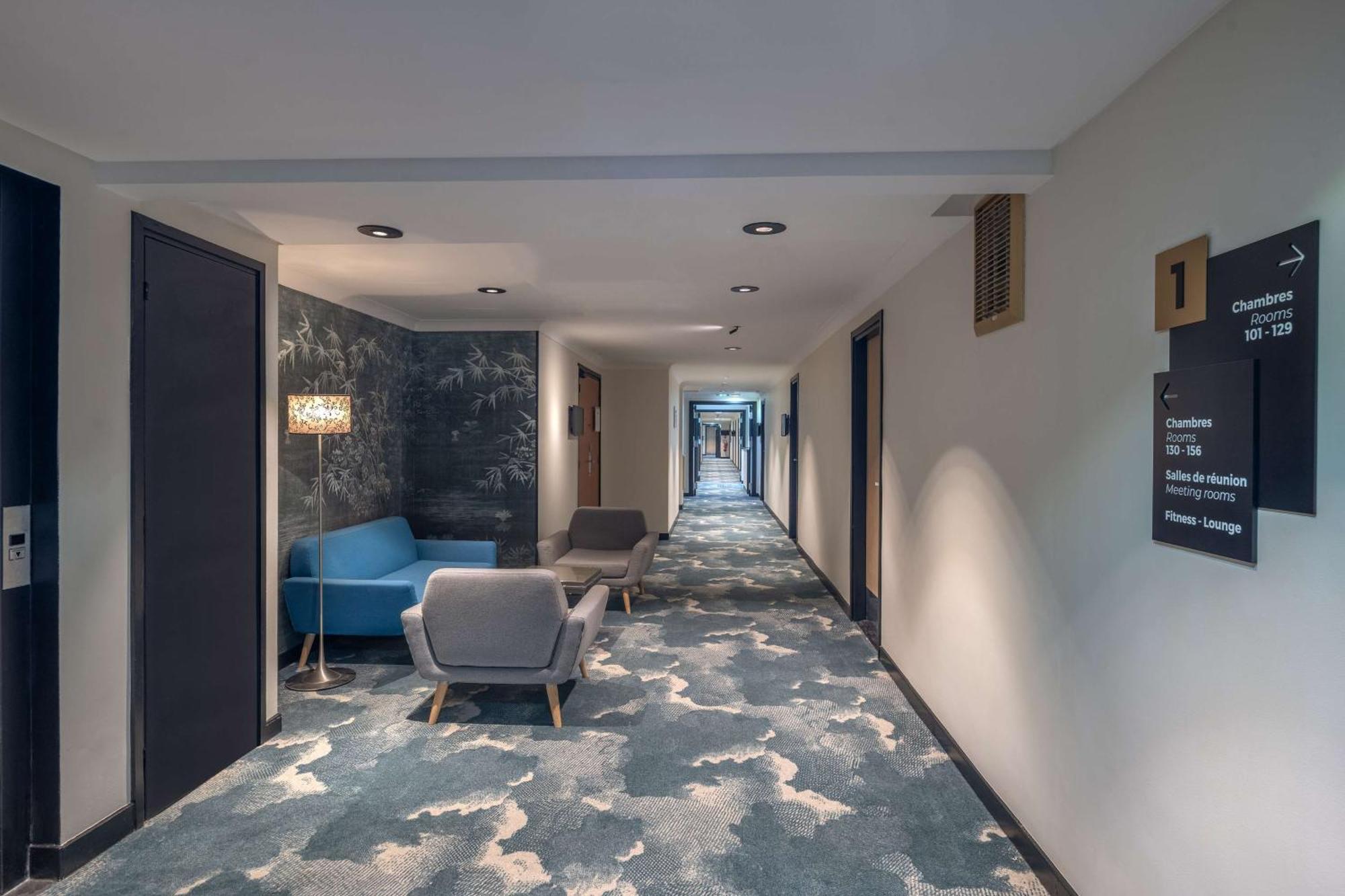 Hotel Doubletree By Hilton Paris Bougival Exterior foto