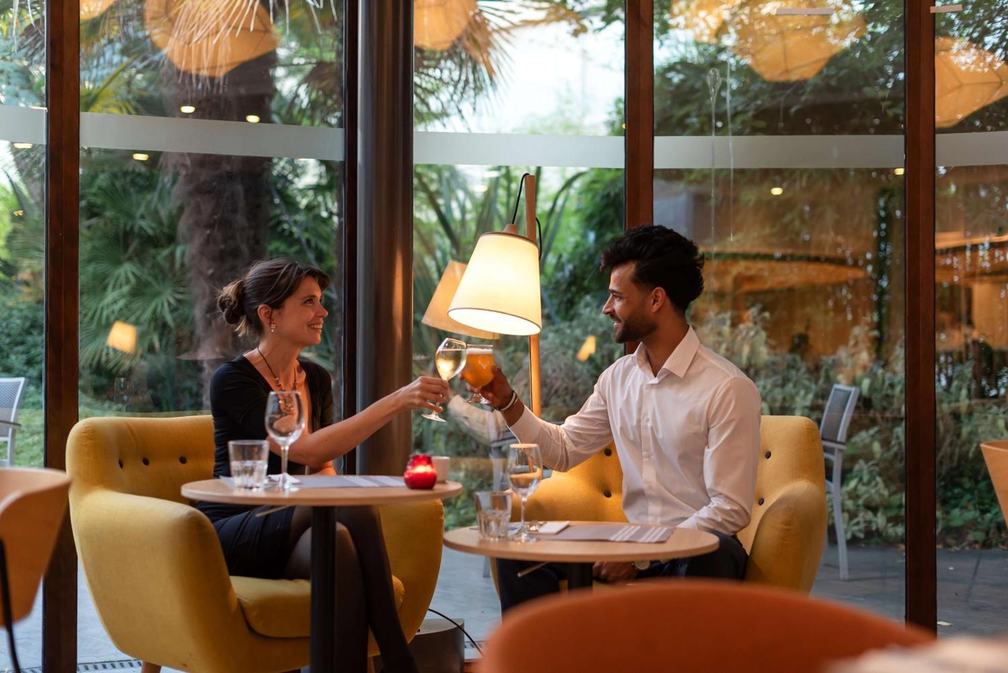 Hotel Doubletree By Hilton Paris Bougival Exterior foto